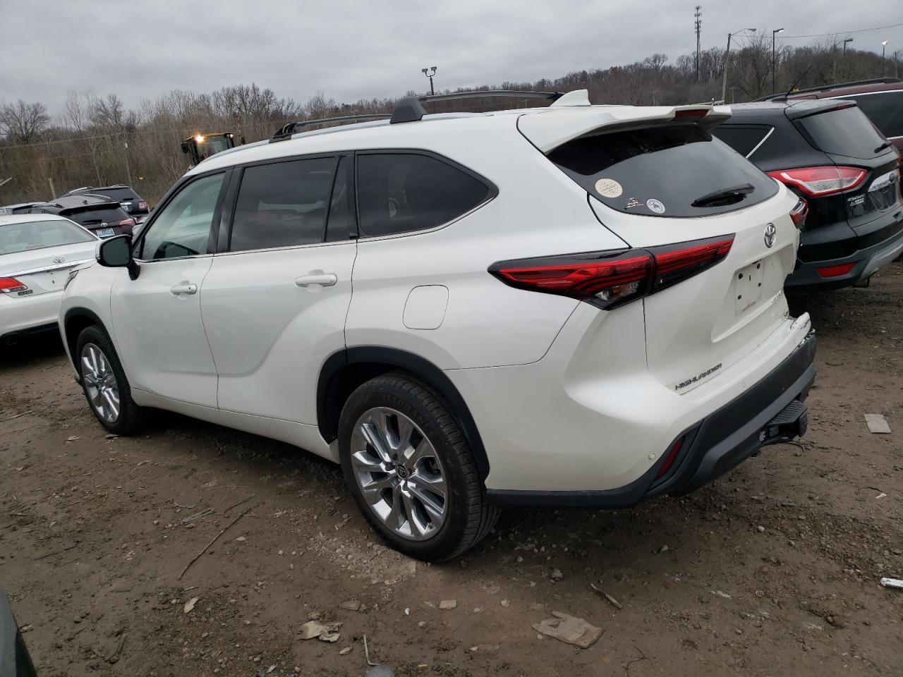 Image 2 of 2021 TOYOTA HIGHLANDER LIMITED 2021 with VIN 5TDYZRAHXMS033897
