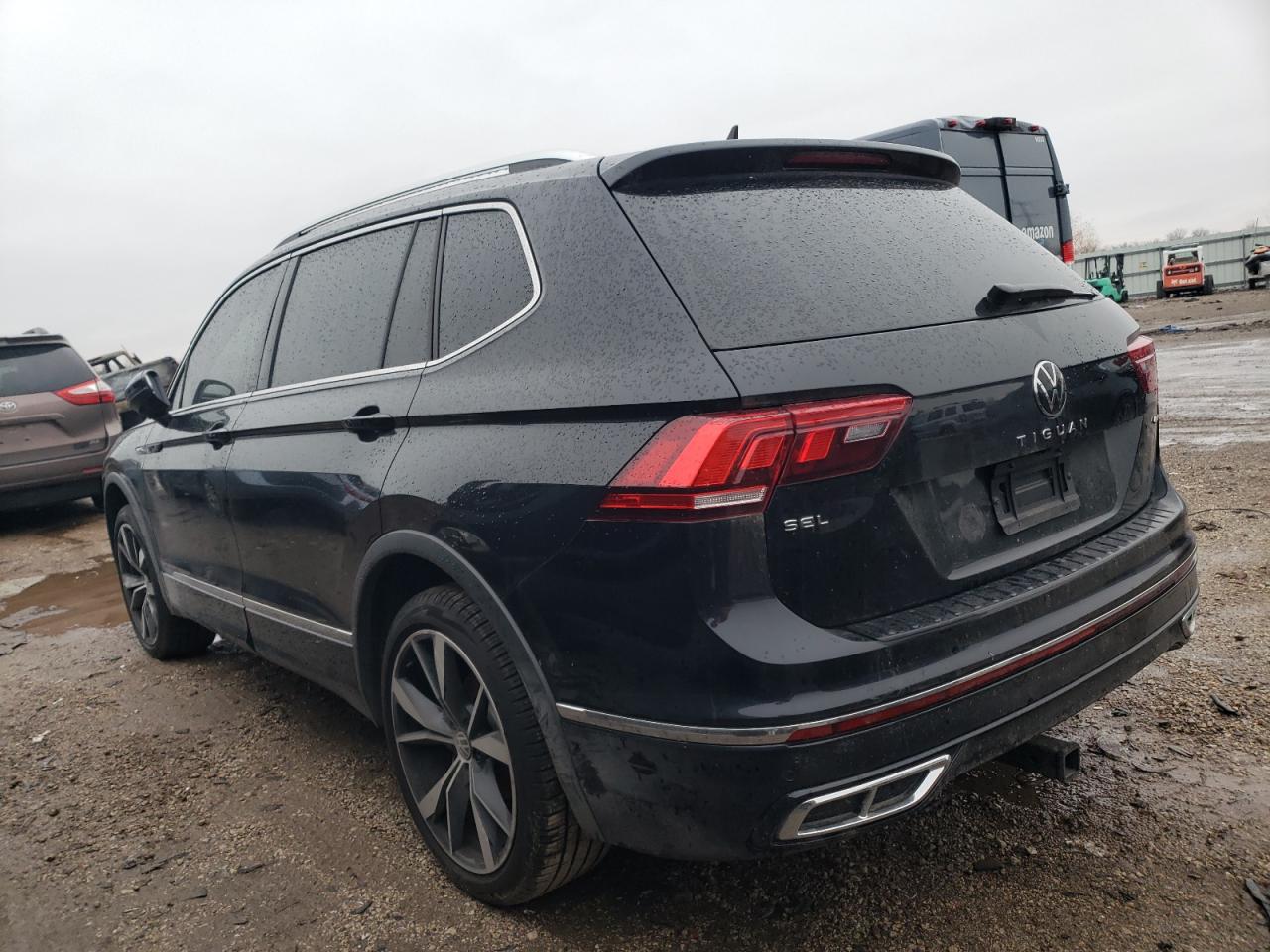 Image 2 of 2022 VOLKSWAGEN TIGUAN SEL R-LINE 2022 with VIN 3VV4B7AX1NM176979