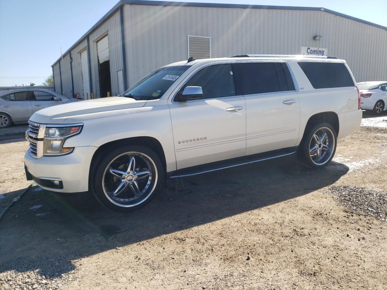 Изображение 1 2015 CHEVROLET SUBURBAN C1500 LTZ 2015 с VIN 1GNSCKKC4FR211832