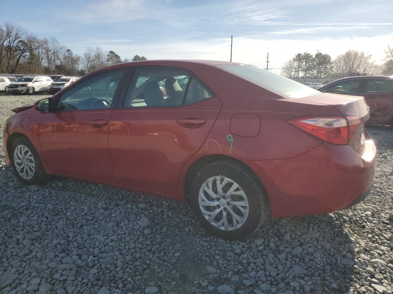 Изображение 2 2018 TOYOTA COROLLA L 2018 с VIN 5YFBURHE0JP761748