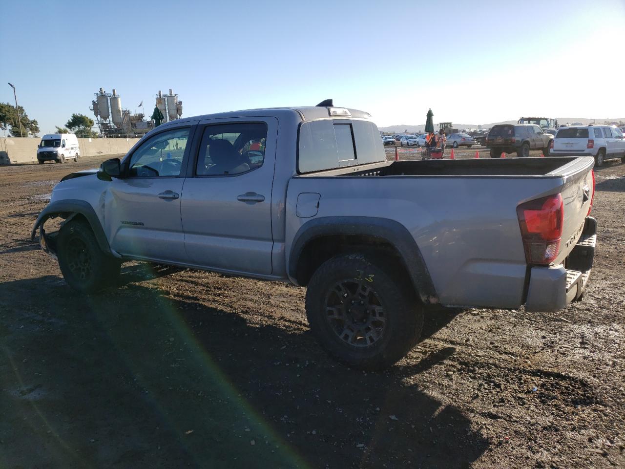 Изображение 2 2018 TOYOTA TACOMA DOUBLE CAB 2018 с VIN 3TMAZ5CN3JM053563