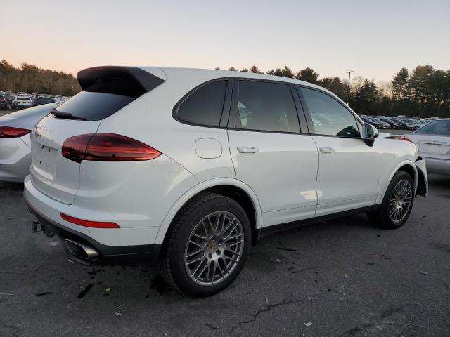 Obraz 3 z 2017 PORSCHE CAYENNE  2017 z VIN WP1AA2A20HKA80735