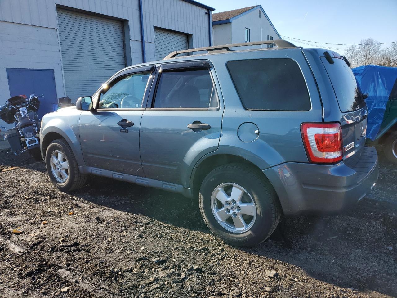Изображение 2 2010 FORD ESCAPE XLT 2010 с VIN 1FMCU0D75AKD36768