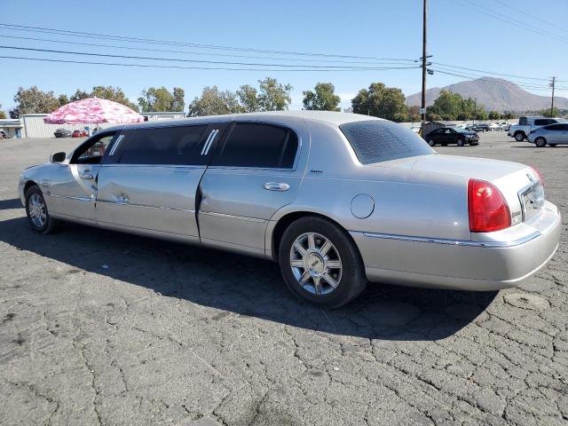 Изображение 2 2006 LINCOLN TOWN CAR EXECUTIVE 2006 с VIN 1L1FM88W46Y645070