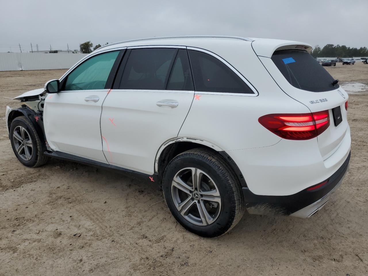 Image 2 of 2018 MERCEDES-BENZ GLC 300 2018 with VIN WDC0G4JB2JV079205