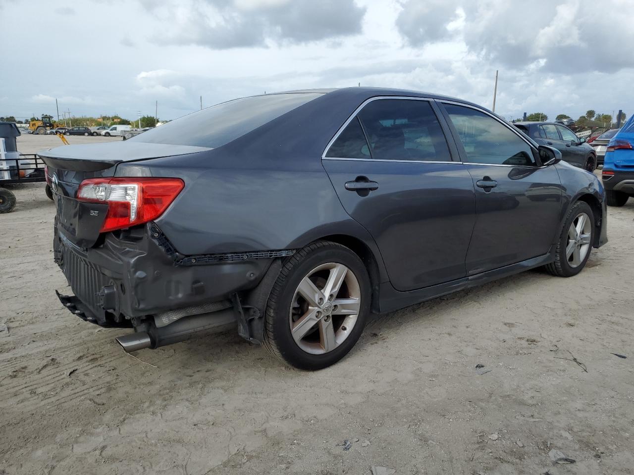 Изображение 3 2013 TOYOTA CAMRY L 2013 с VIN 4T1BF1FKXDU687231