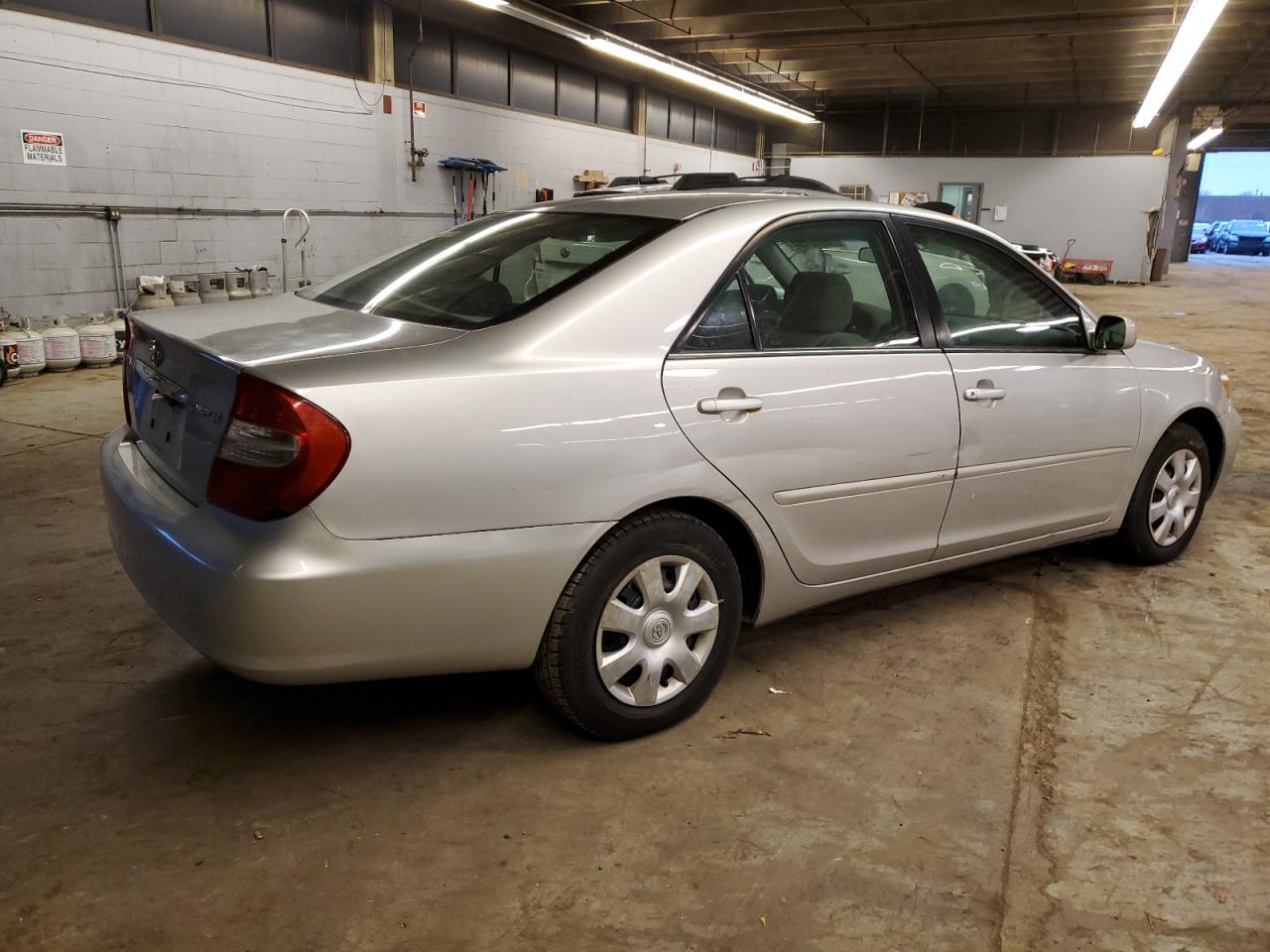Изображение 3 2004 TOYOTA CAMRY LE 2004 с VIN 4T1BE32K74U356711