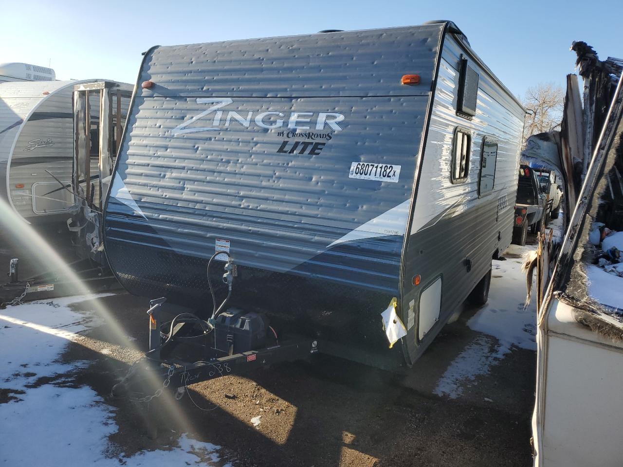 Image 2 of 2019 KEYSTONE ZINGER 2019 with VIN 4YDT18R1XKS371238