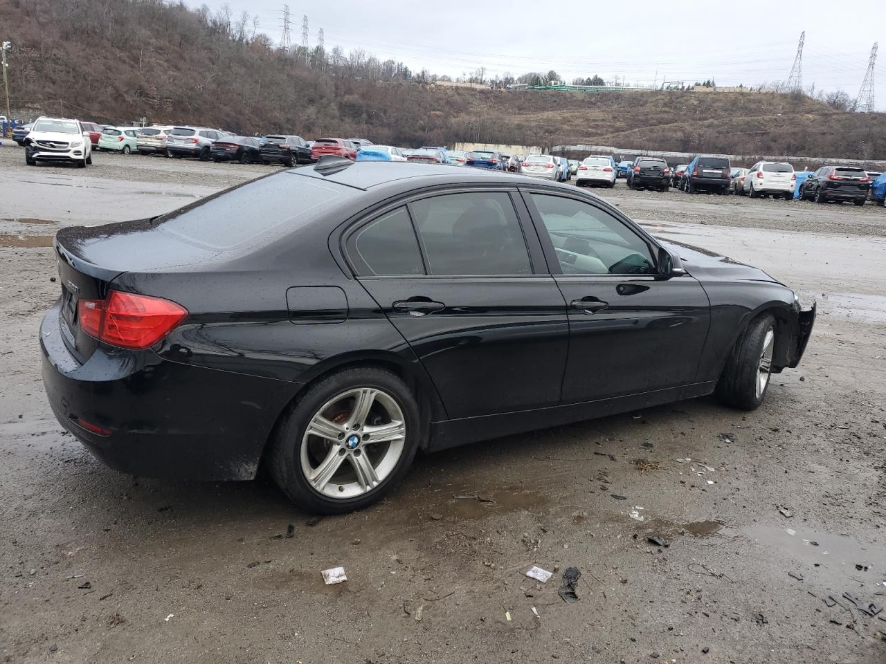 Obraz 3 z 2015 BMW 320 I XDRIVE 2015 z VIN WBA3C3G5XFNS73561