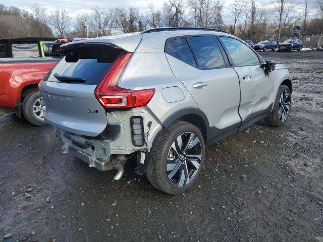 Изображение 3 2023 VOLVO XC40 PLUS 2023 с VIN YV4L12UW5P2083540