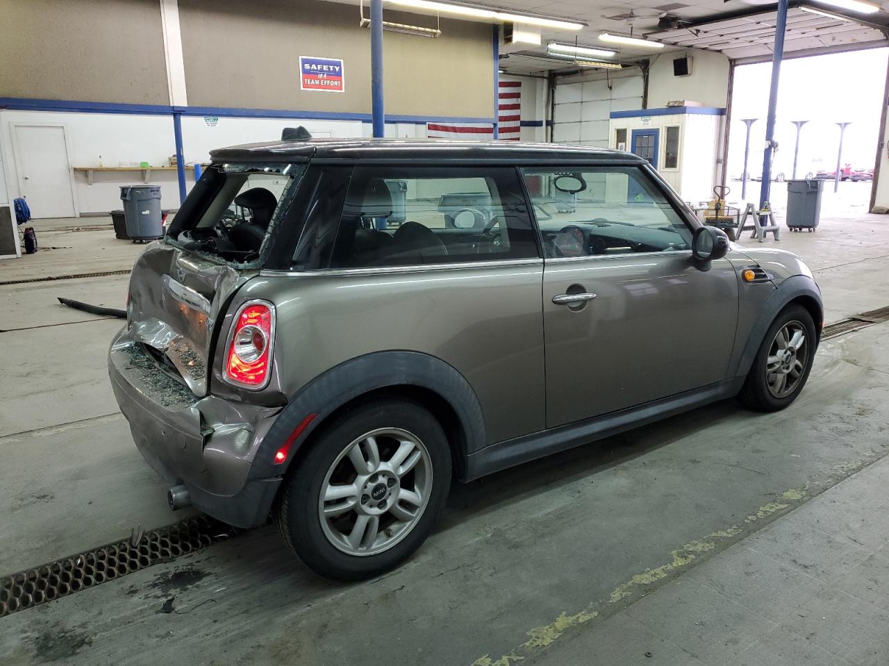 Obraz 3 z 2012 MINI COOPER  2012 z VIN WMWSU3C52CT540472