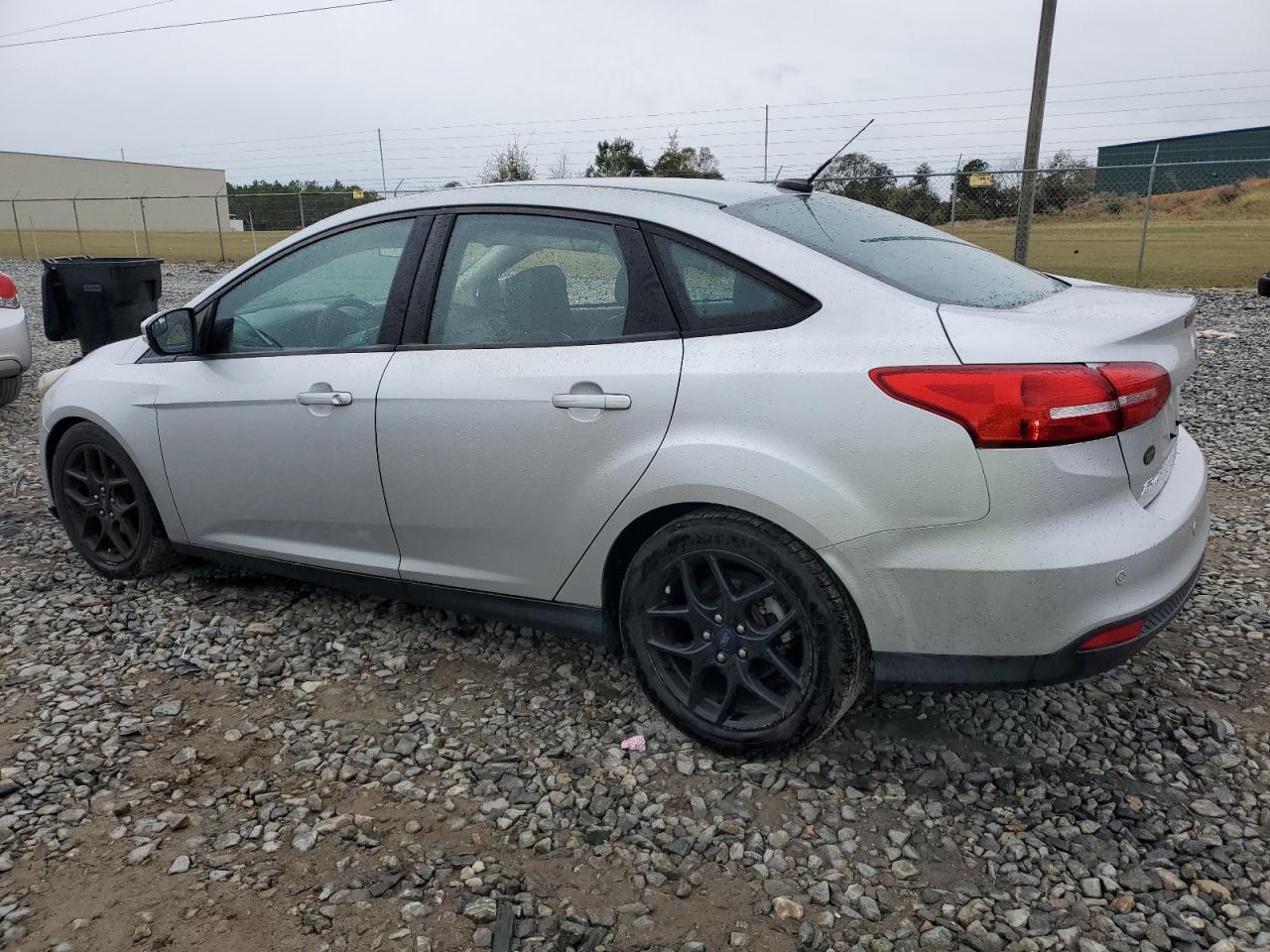 Obraz 2 z 2016 FORD FOCUS SE 2016 z VIN 1FADP3F23GL290756