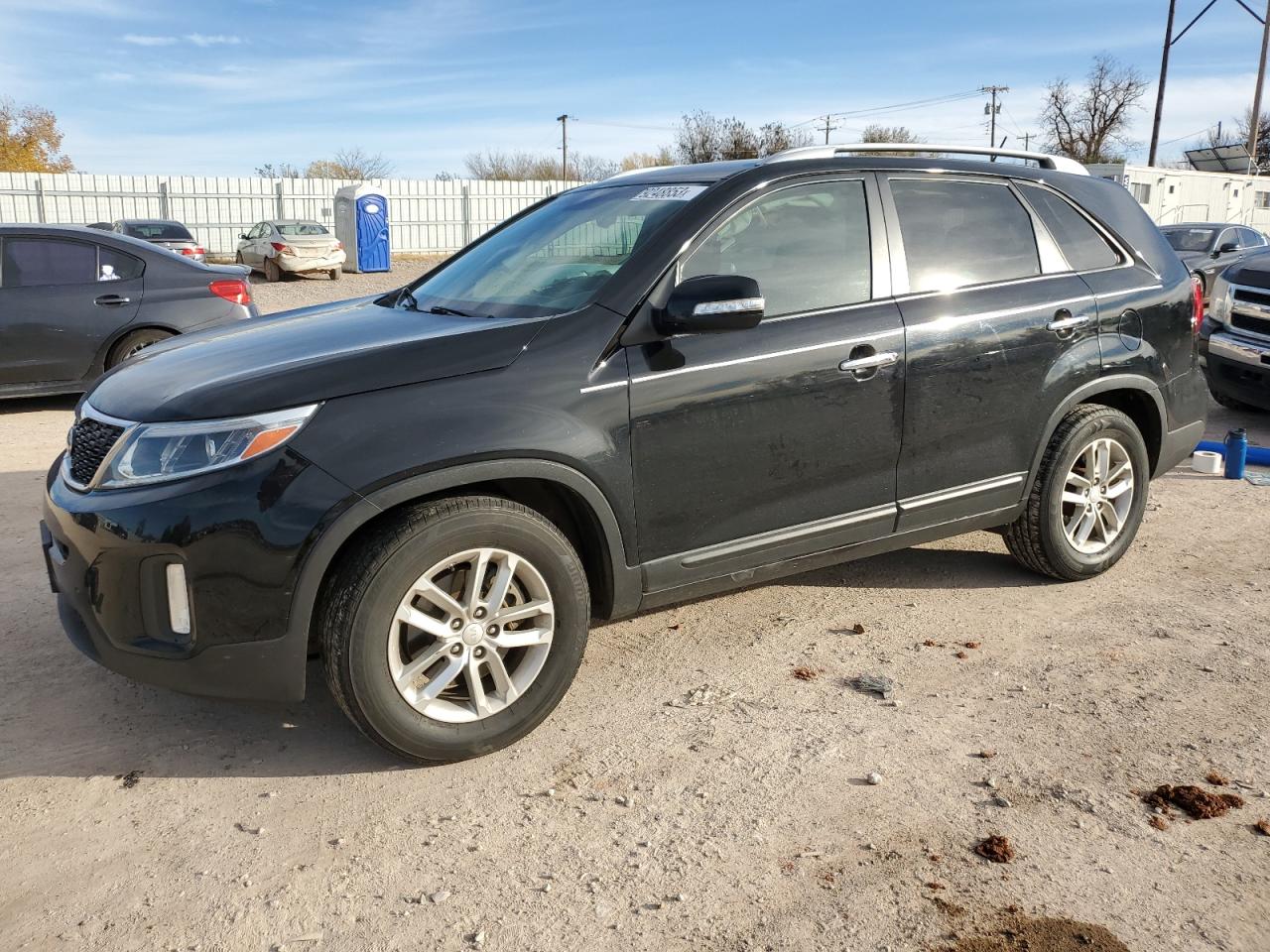 Image 1 of 2015 KIA SORENTO LX 2015 with VIN 5XYKT3A65FG643709