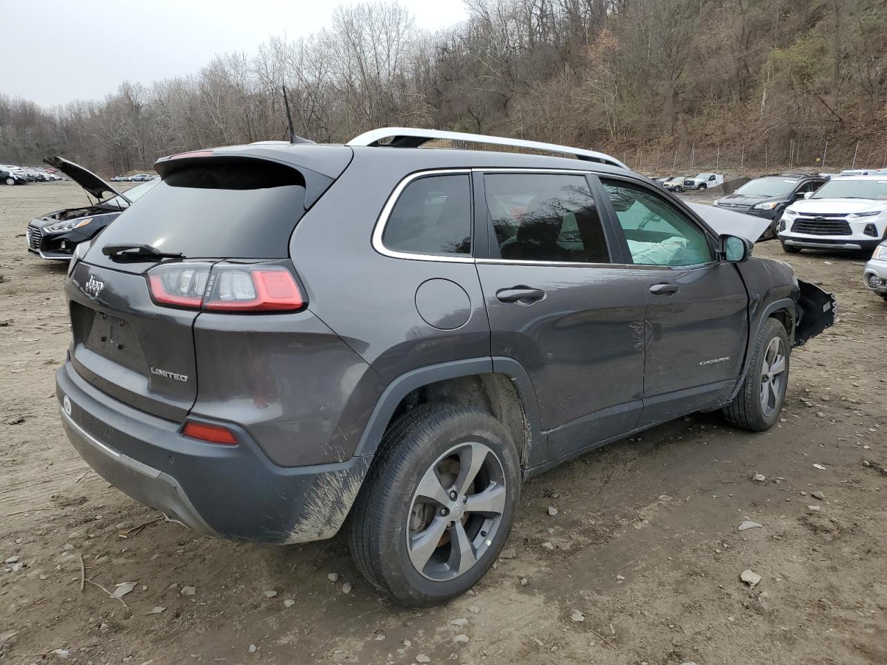 Image 3 of 2019 JEEP CHEROKEE LIMITED 2019 with VIN 1C4PJMDX2KD470391