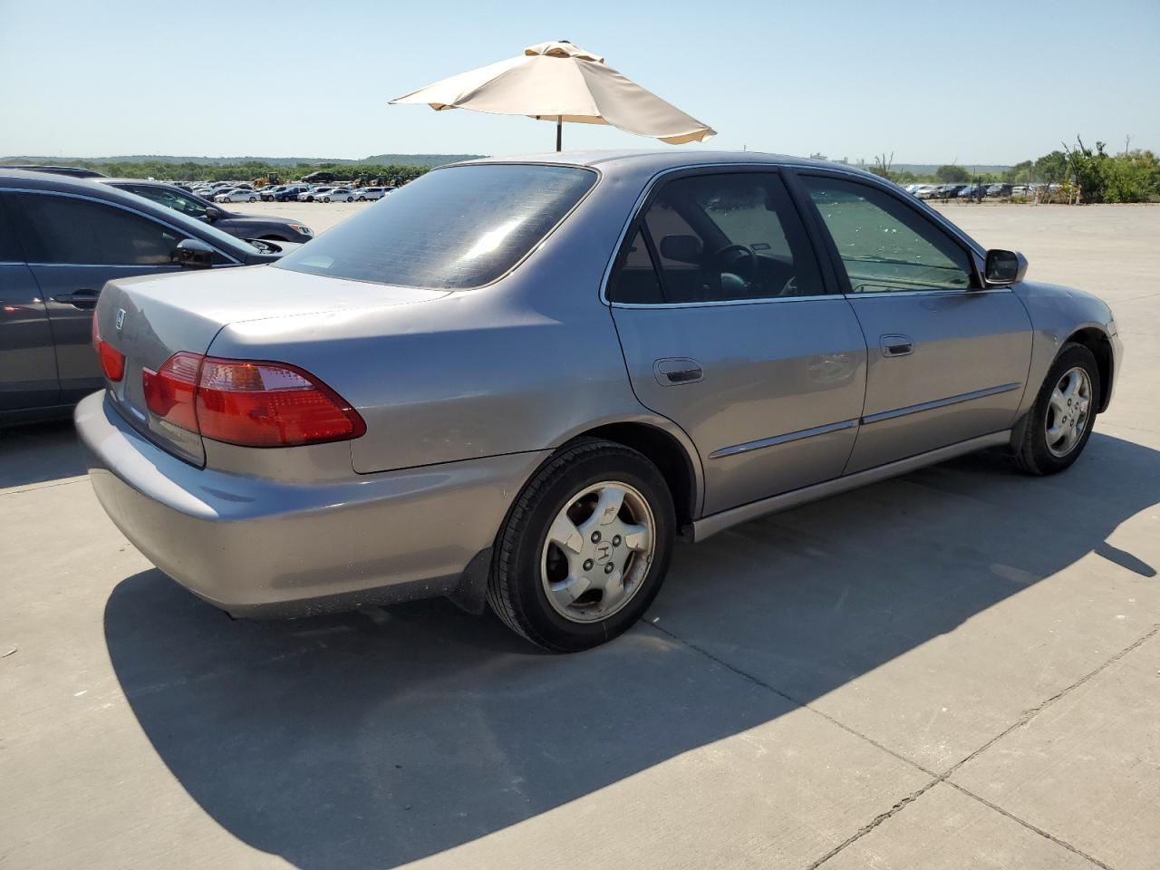 Image 3 of 2000 HONDA ACCORD EX 2000 with VIN JHMCG5653YC023919