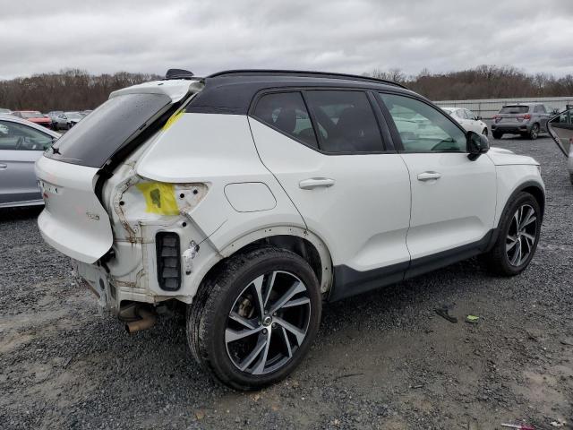 Изображение 3 2020 VOLVO XC40 T4 R-DESIGN 2020 с VIN YV4AC2HM2L2323955