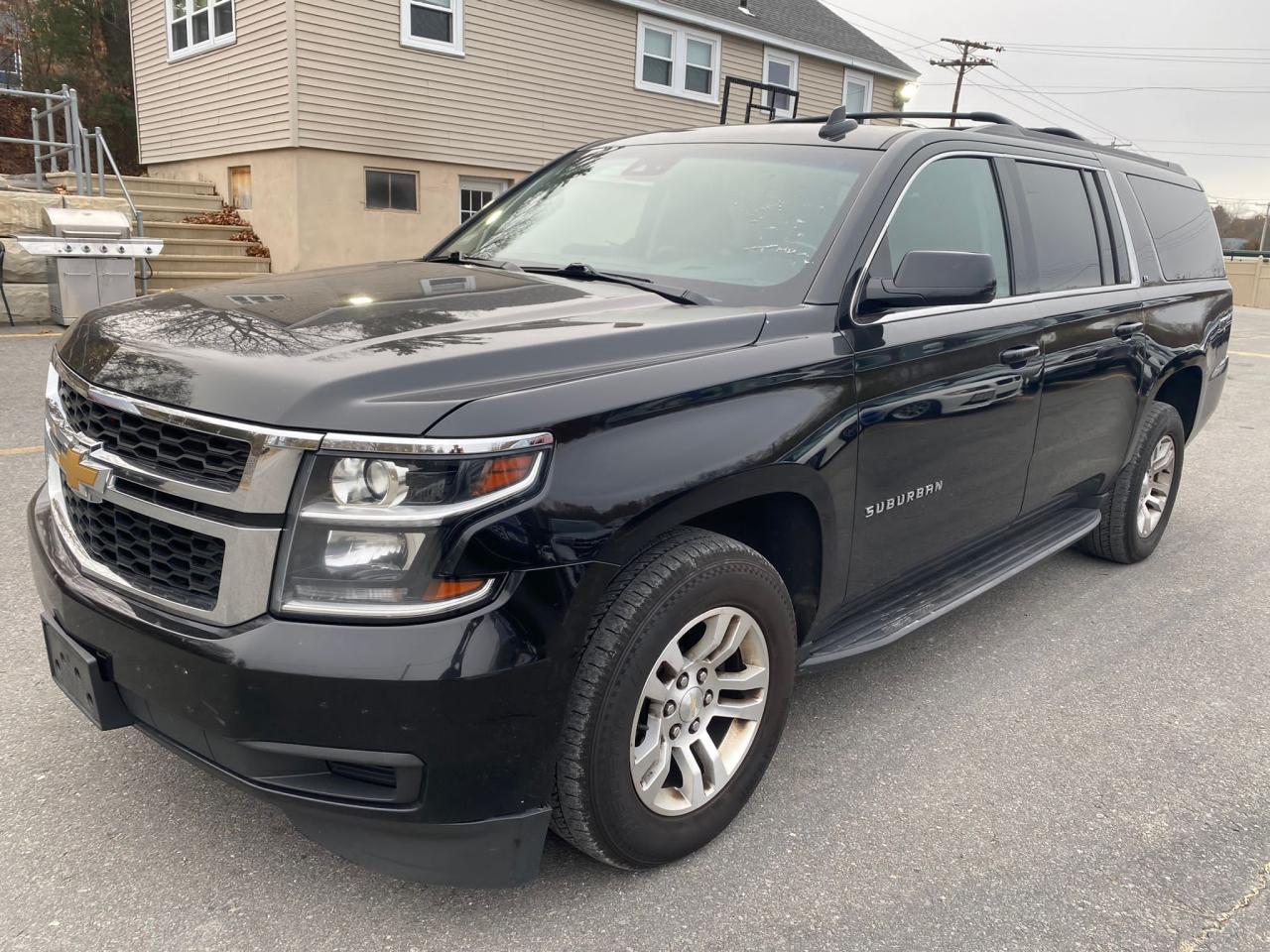 Image 1 of 2019 CHEVROLET SUBURBAN K1500 LT 2019 with VIN 1GNSKHKC7KR402158