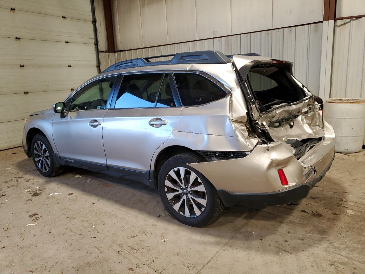 Изображение 2 2015 SUBARU OUTBACK 3.6R LIMITED 2015 с VIN 4S4BSENC6F3329954