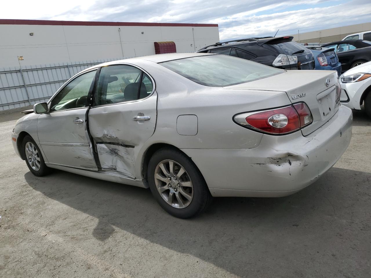 Image 2 of 2002 LEXUS ES 300 2002 with VIN JTHBF30G720050451