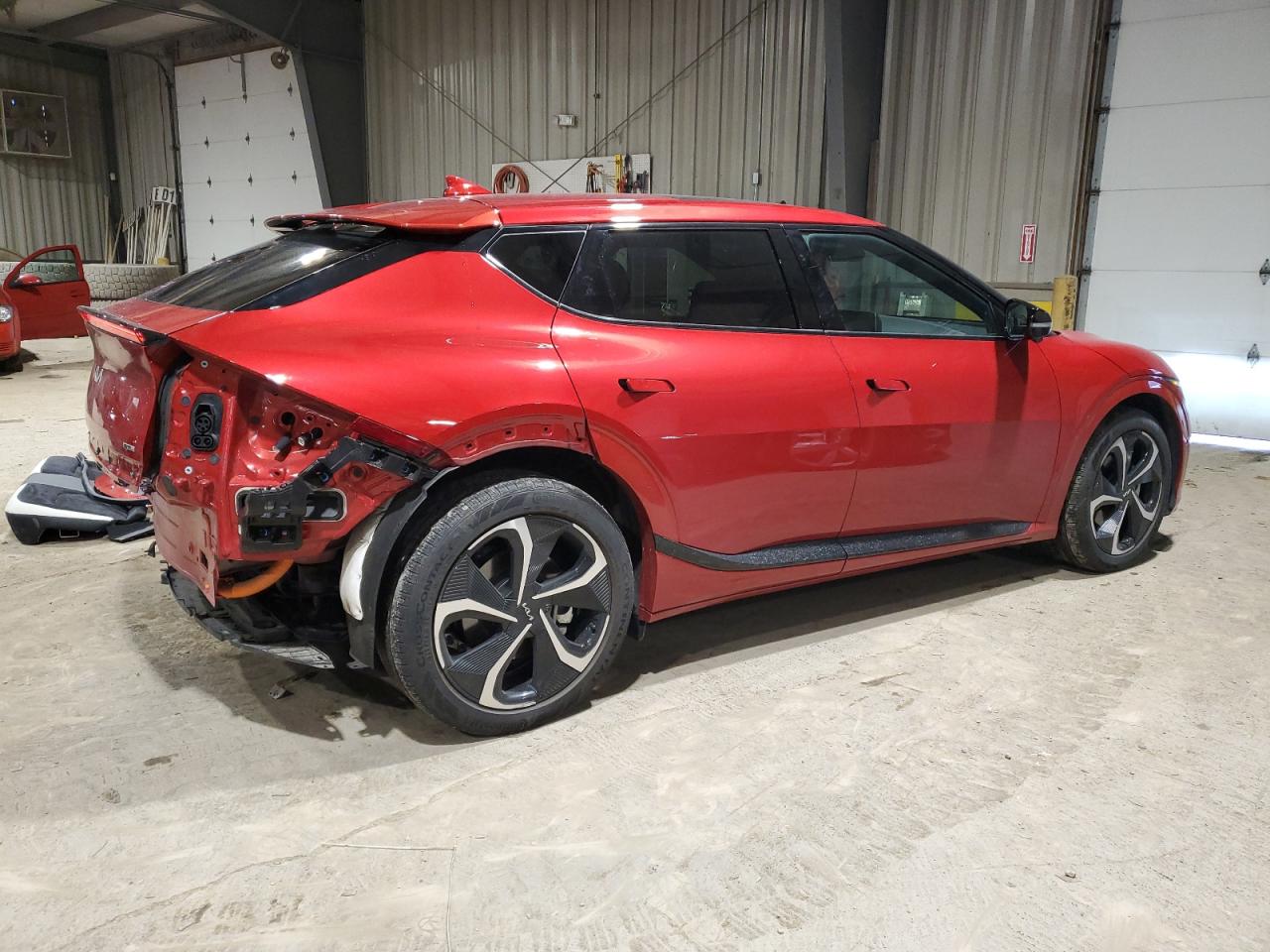 Image 3 of 2022 KIA EV6 GT LINE 2022 with VIN KNDC4DLC1N5028088
