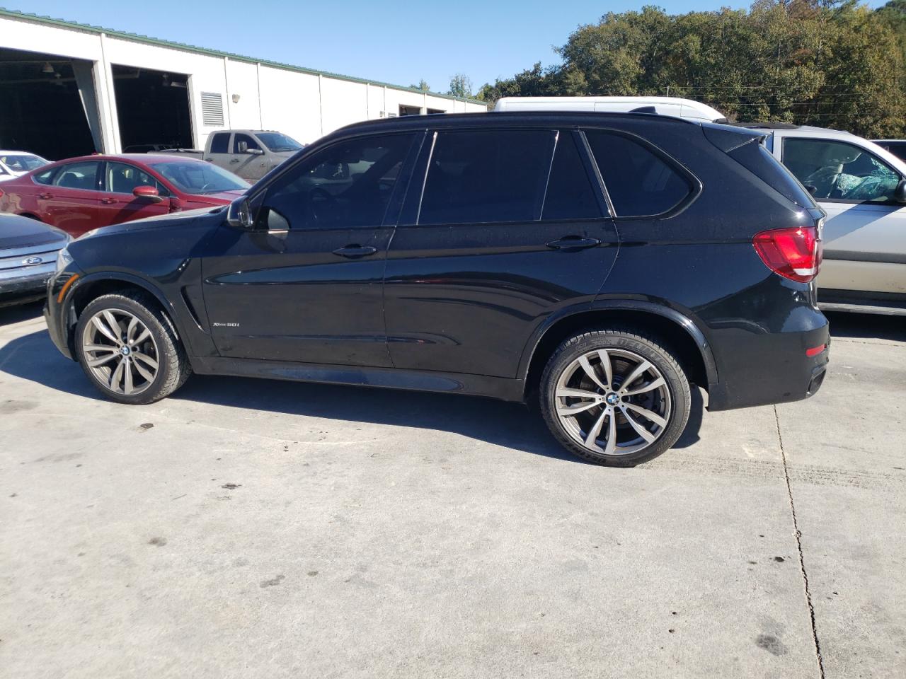 Obraz 2 z 2015 BMW X5 XDRIVE50I 2015 z VIN 5UXKR6C57F0J74051