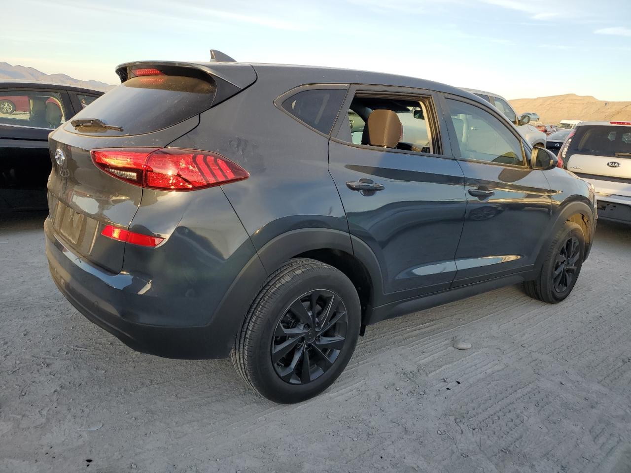 Image 3 of 2021 HYUNDAI TUCSON SE 2021 with VIN KM8J23A41MU383104