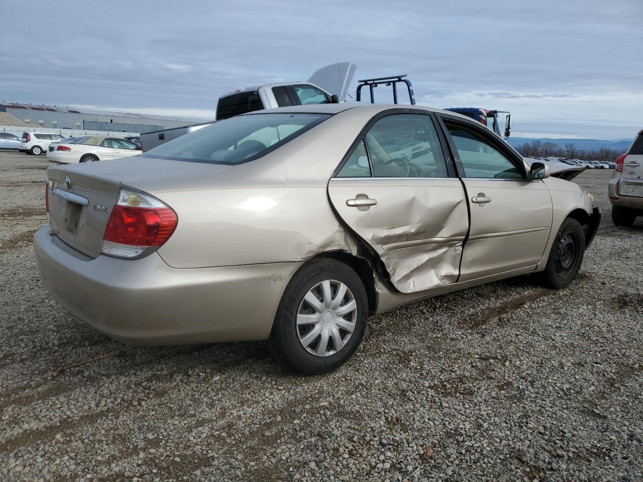 Obraz 3 z 2005 TOYOTA CAMRY LE 2005 z VIN 4T1BE32K85U970944
