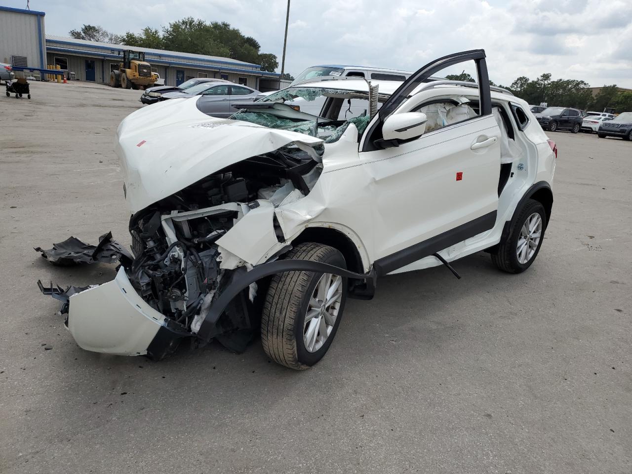 Obraz 1 z Nissan Rogue Sport S 2018 z VIN JN1BJ1CPXJW104775