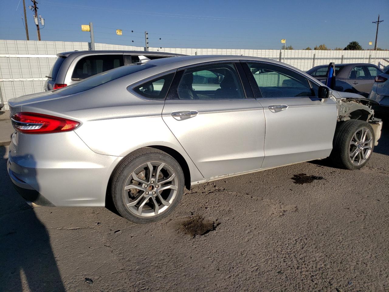 Изображение 3 2019 FORD FUSION SEL 2019 с VIN 3FA6P0CDXKR150663