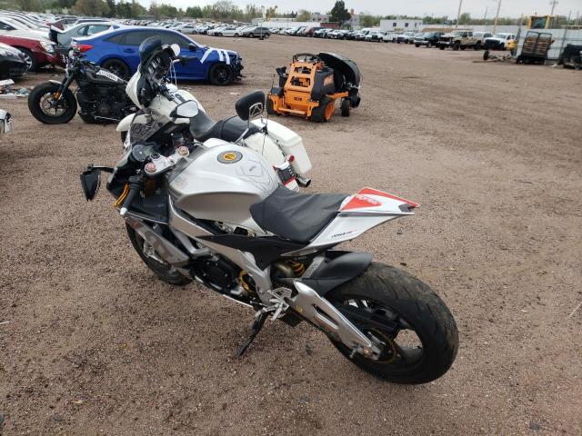 Image 3 of 2016 APRILIA RSV4 RF 2016 with VIN ZD4RKUB01GS000128