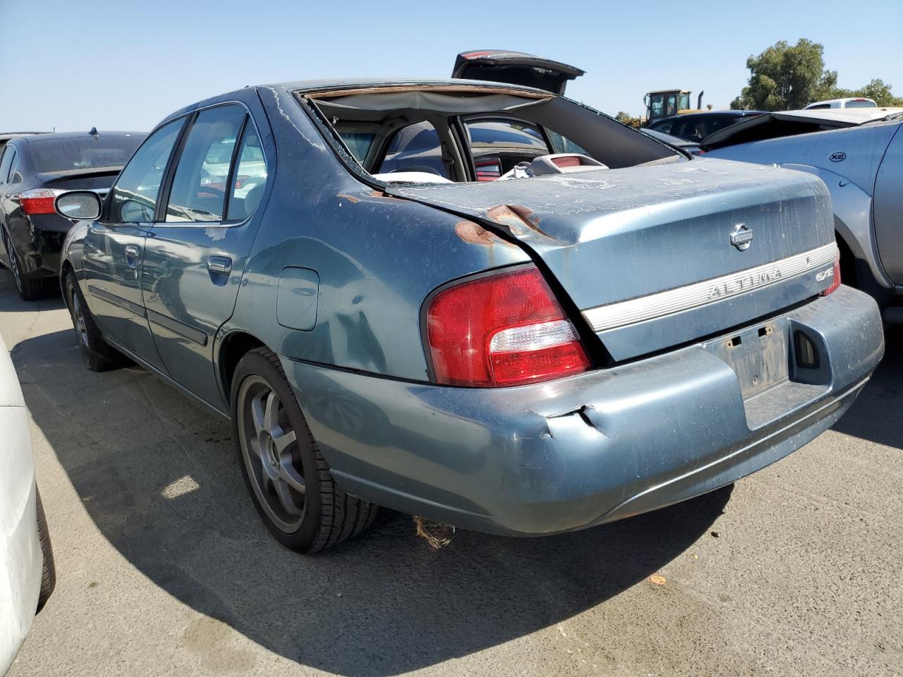 Image 2 of 2001 NISSAN ALTIMA XE 2001 with VIN 1N4DL01D01C151324