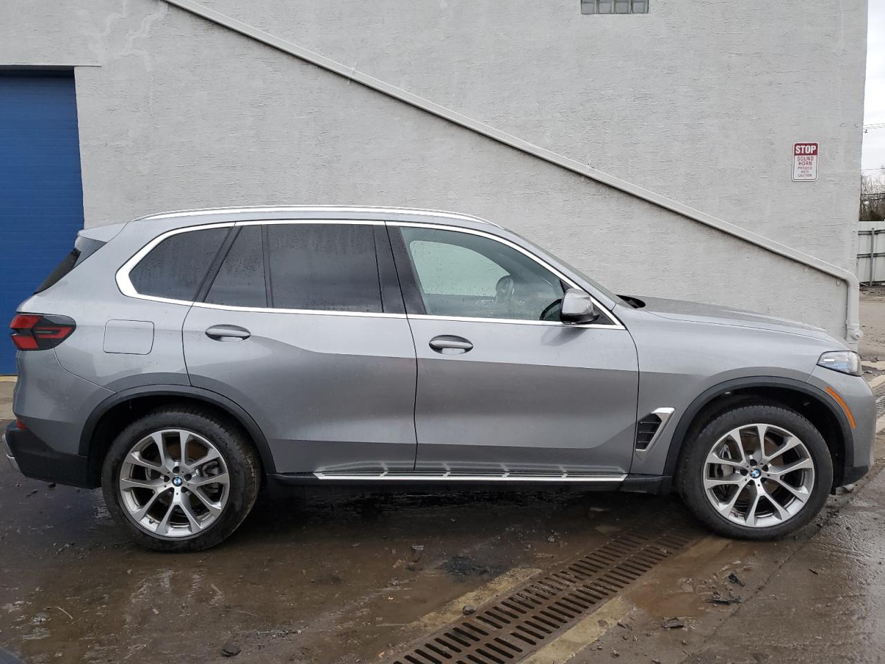 Image 3 of 2024 BMW X5 XDRIVE40I 2024 with VIN 5UX23EU0XR9S62364