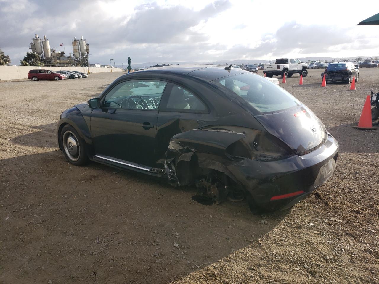 Image 2 of Volkswagen Beetle 2012 with VIN 3VWJP7AT8CM652560