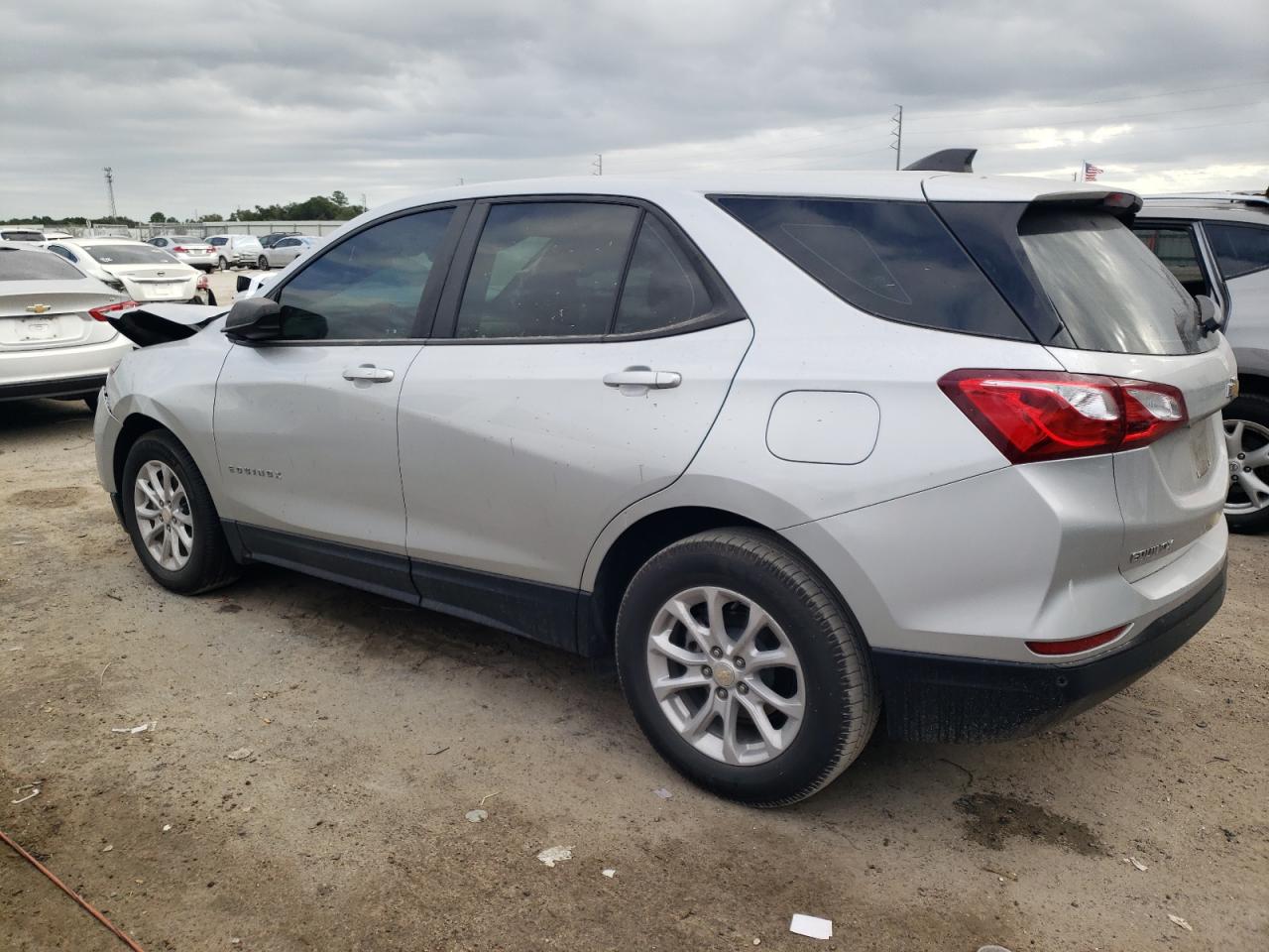 Image 2 of 2021 CHEVROLET EQUINOX  2021 with VIN 3GNAXFEVXMS146371