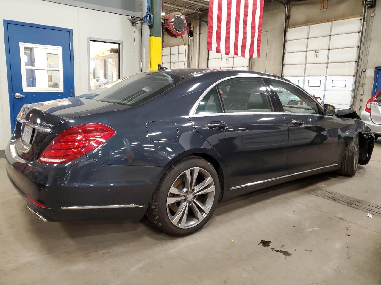 Obraz 3 z 2015 MERCEDES-BENZ S 550 4MATIC 2015 z VIN WDDUG8FB6FA116168