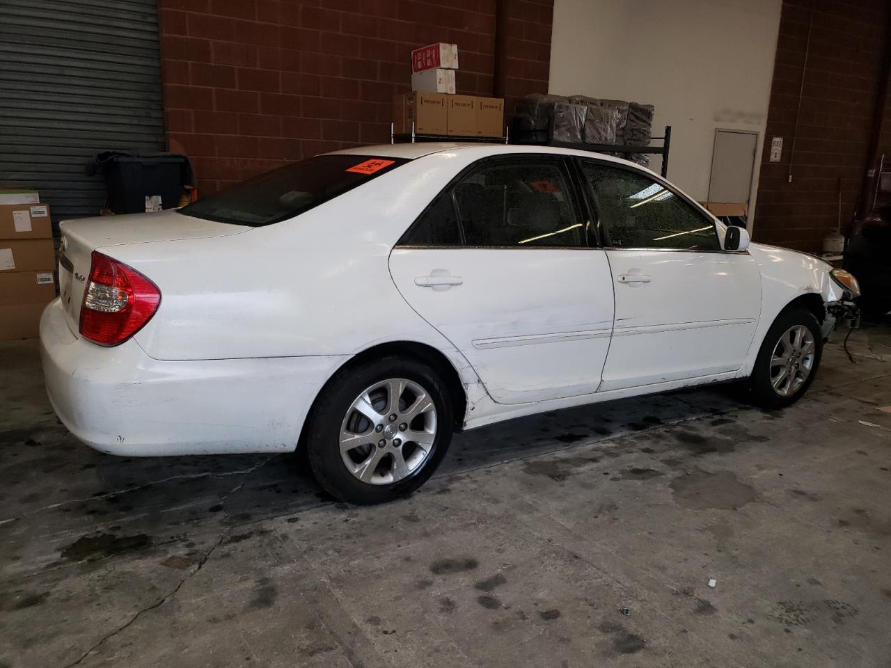 Image 3 of 2004 TOYOTA CAMRY LE 2004 with VIN JTDBE32K240255250