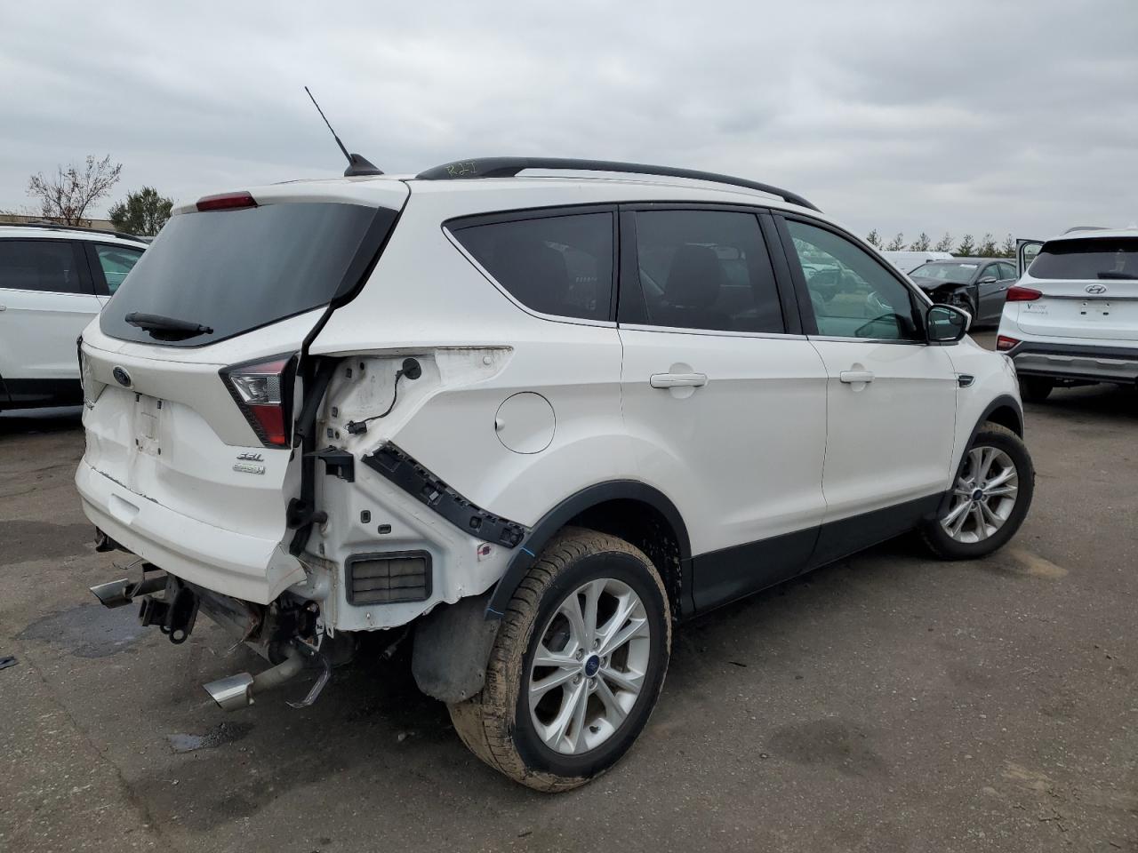Image 3 of 2018 FORD ESCAPE SEL 2018 with VIN 1FMCU0HD4JUD39410