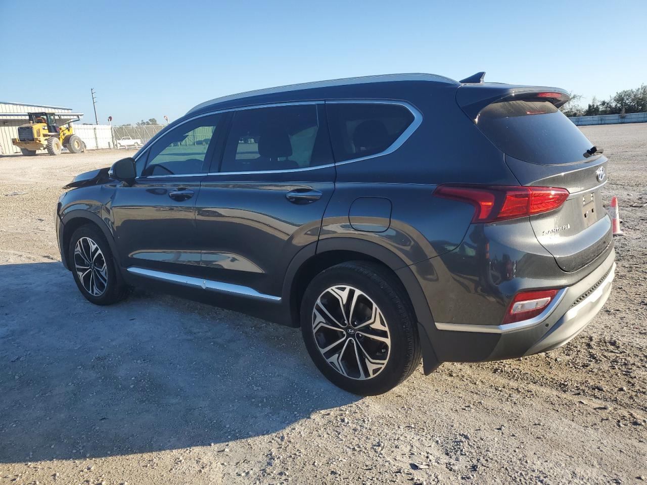 Image 2 of 2020 HYUNDAI SANTA FE SEL 2020 with VIN 5NMS33AA0LH195160