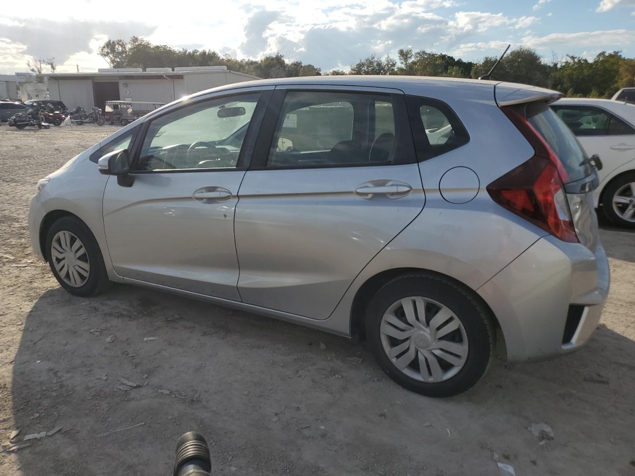 Image 2 of 2016 HONDA FIT LX 2016 with VIN JHMGK5H57GX022552