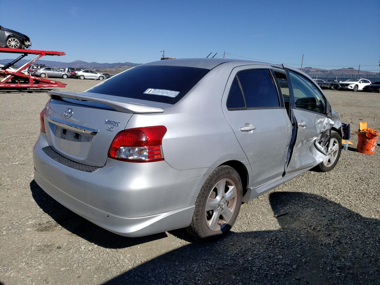 Image 3 of 2008 TOYOTA YARIS  2008 with VIN JTDBT923781213982