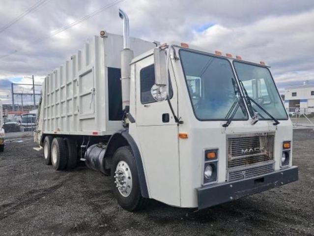 Image 1 of 2004 MACK 600 LE600 2004 with VIN 1M2AC07C34M009930