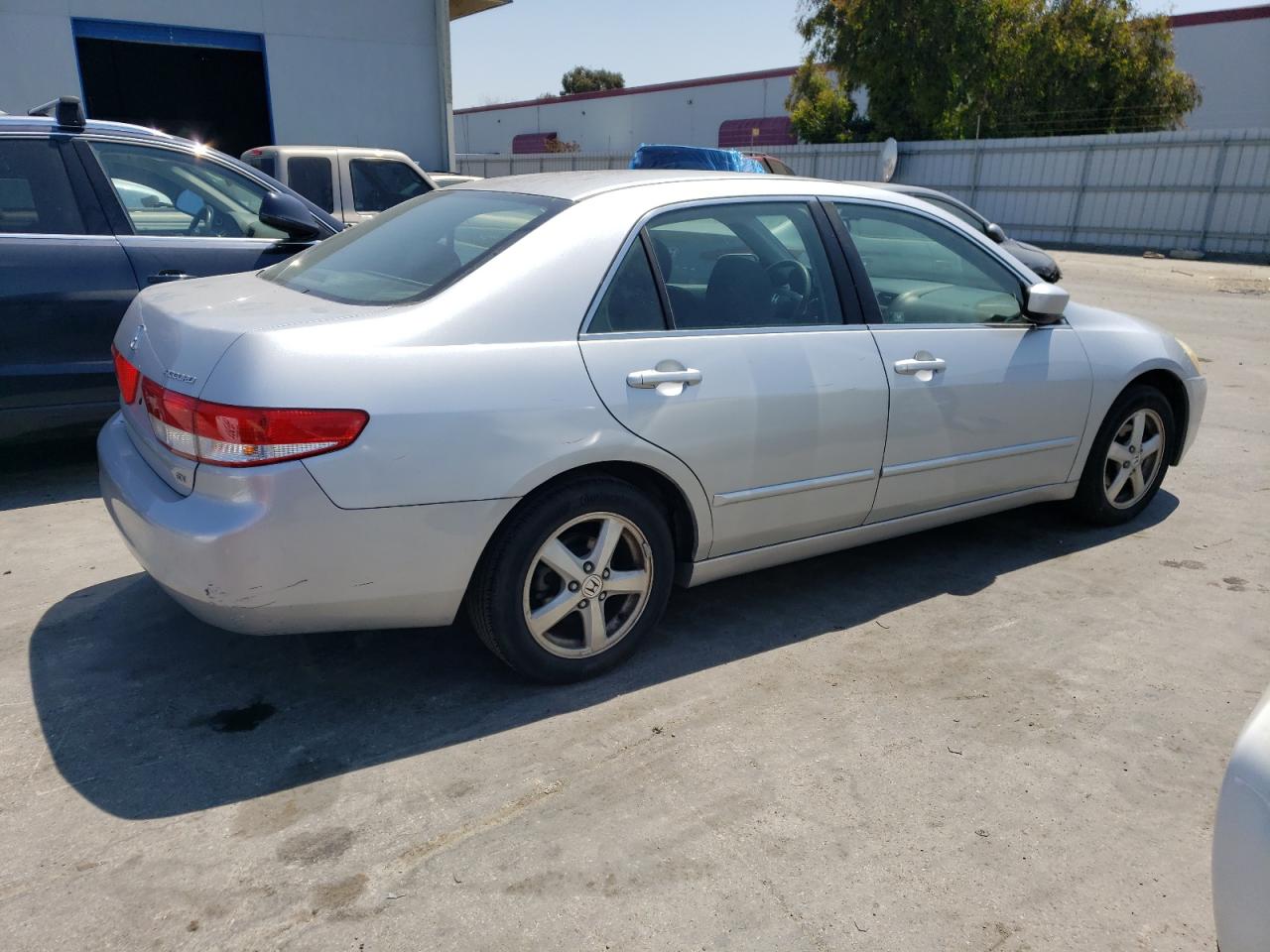 Image 3 of 2003 HONDA ACCORD EX 2003 with VIN JHMCM56683C078098