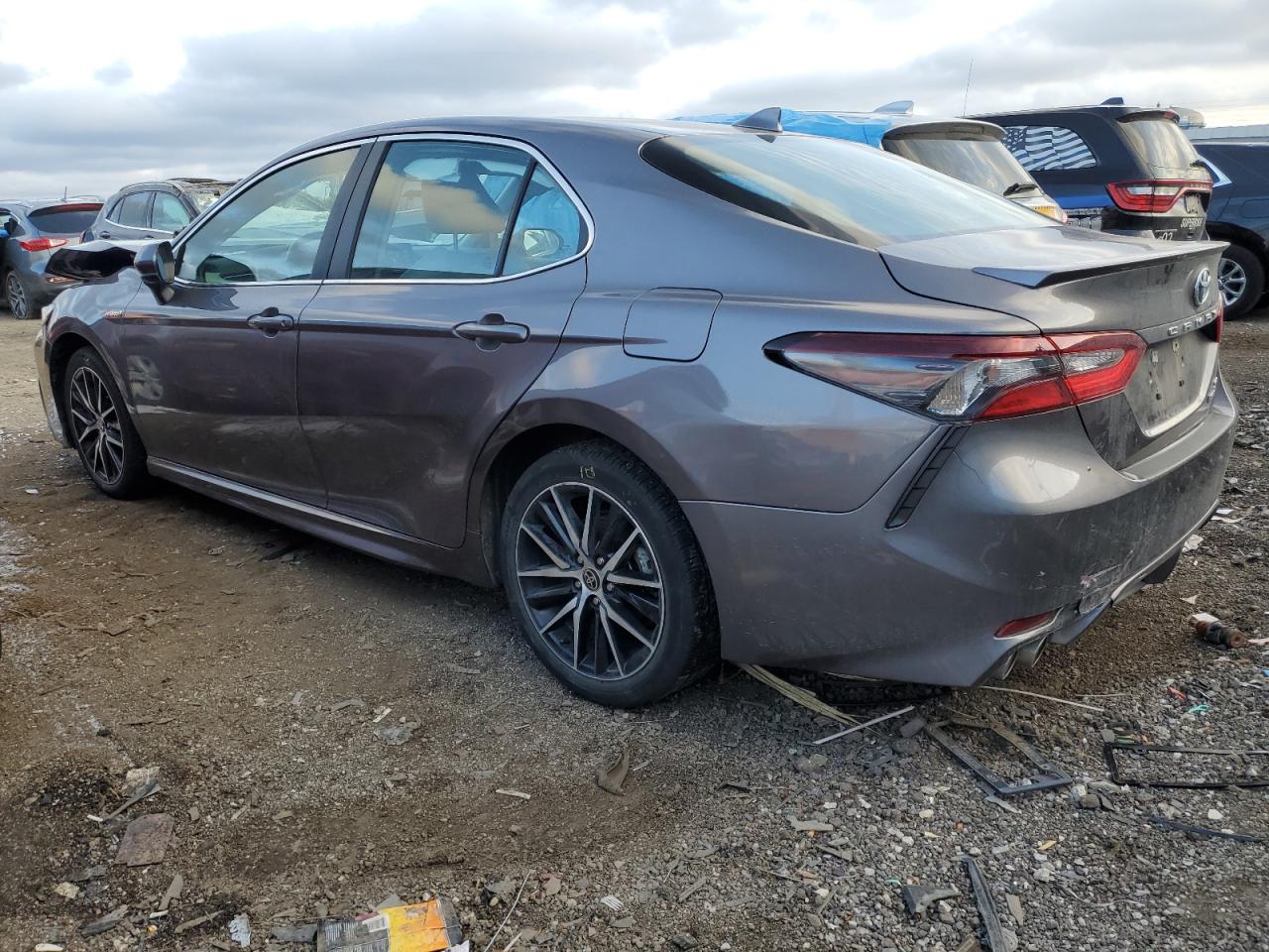 Obraz 2 z 2021 TOYOTA CAMRY SE 2021 z VIN 4T1G31AKXMU569119