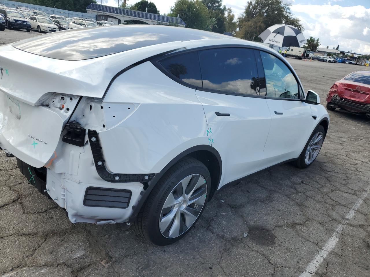 Изображение 3 2022 TESLA MODEL Y  2022 с VIN 7SAYGDEEXNF551963