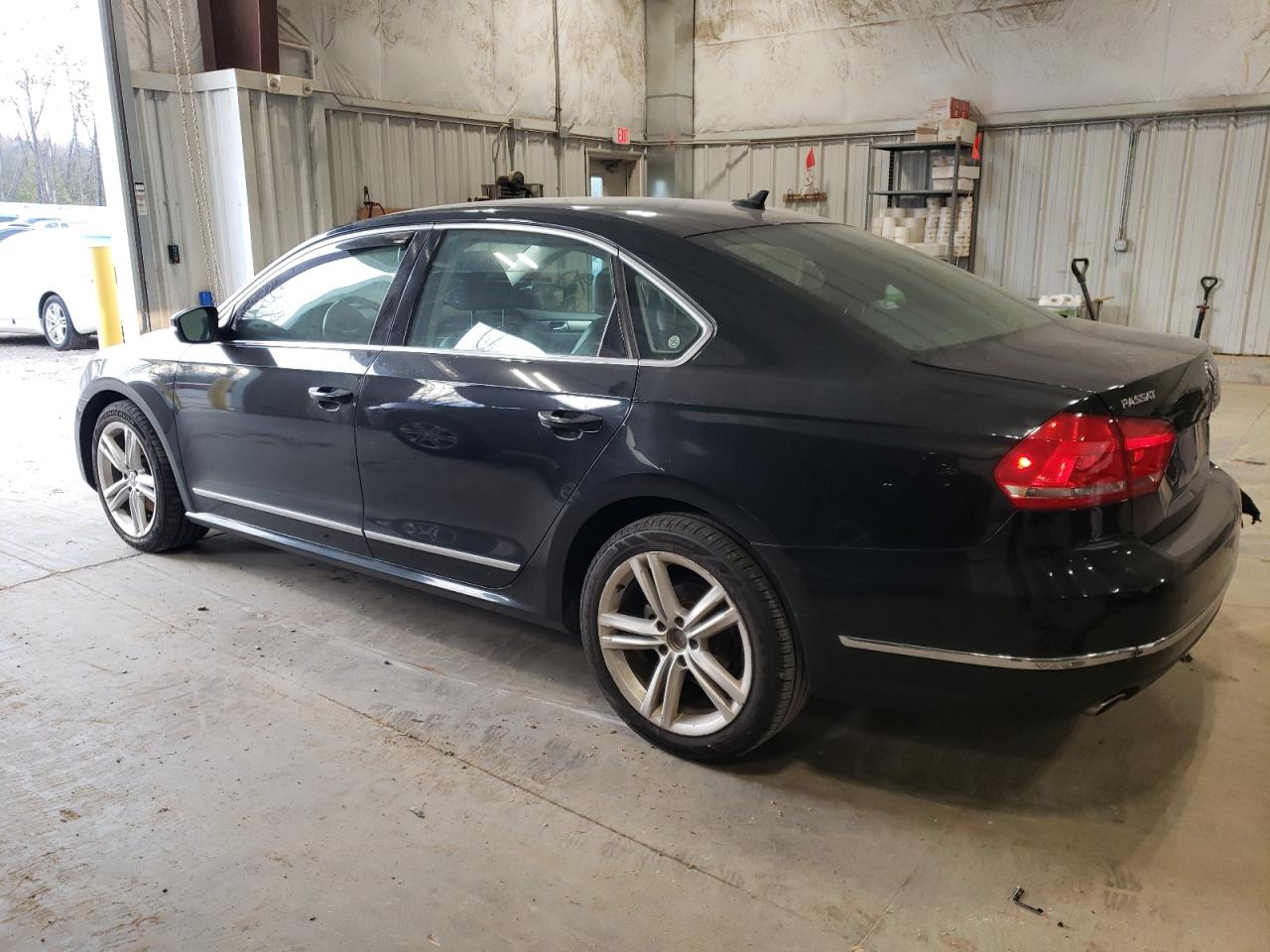 Obraz 2 z 2014 VOLKSWAGEN PASSAT SE 2014 z VIN 1VWBN7A39EC032881