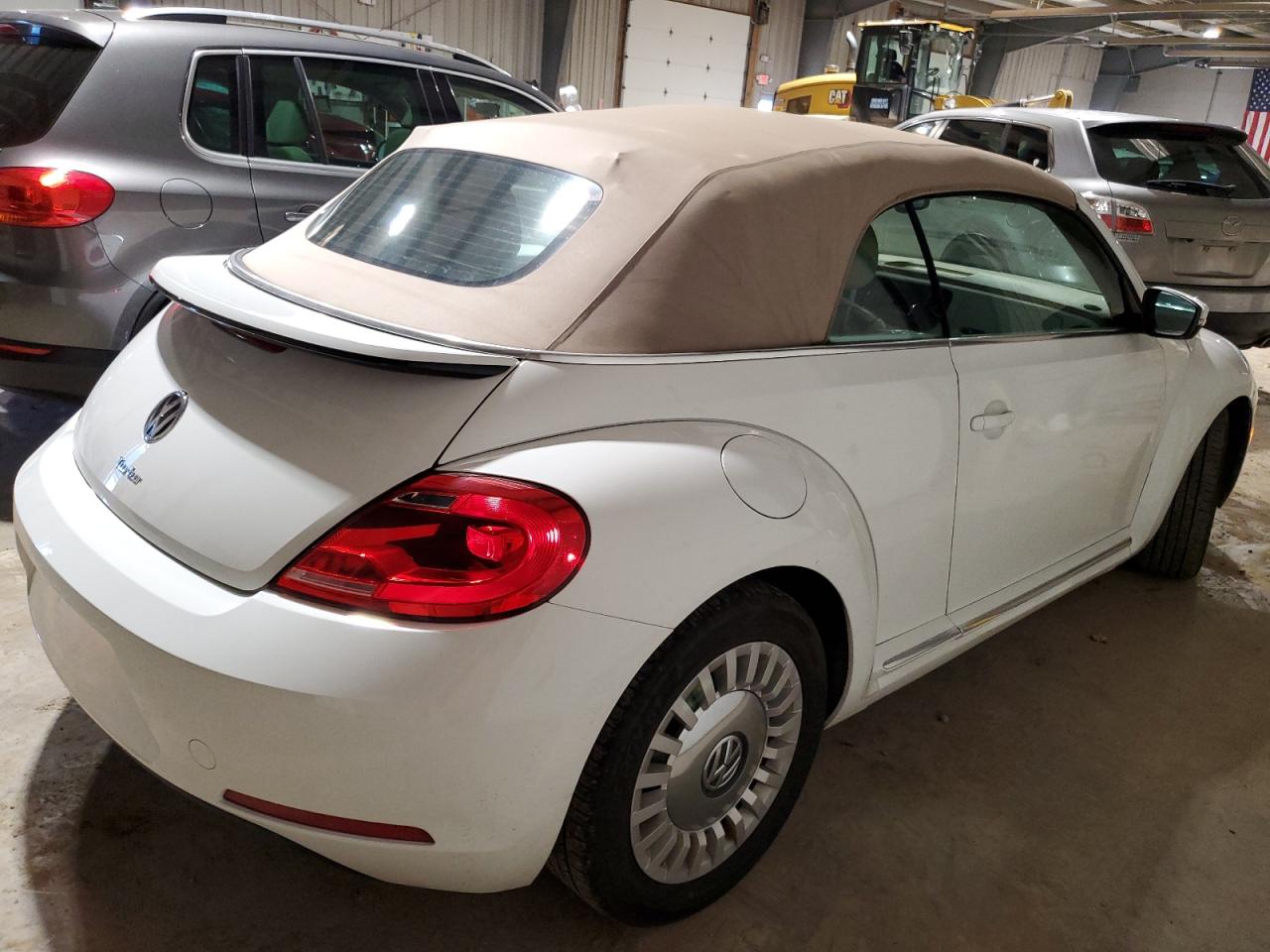 Obraz 3 z 2016 VOLKSWAGEN BEETLE S/SE 2016 z VIN 3VW517AT9GM800742
