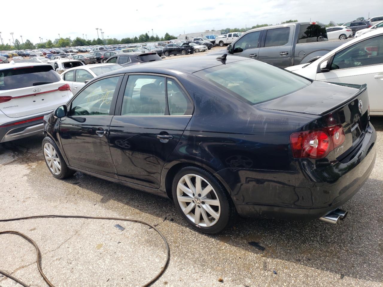 Obraz 2 z 2010 VOLKSWAGEN JETTA WOLFSBURG 2010 z VIN 3VWRJ7AJ8AM153676
