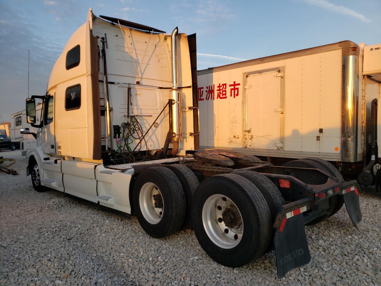 Obraz 3 z 2015 VOLVO VN VNL 2015 z VIN 4V4NC9EJ9FN908692
