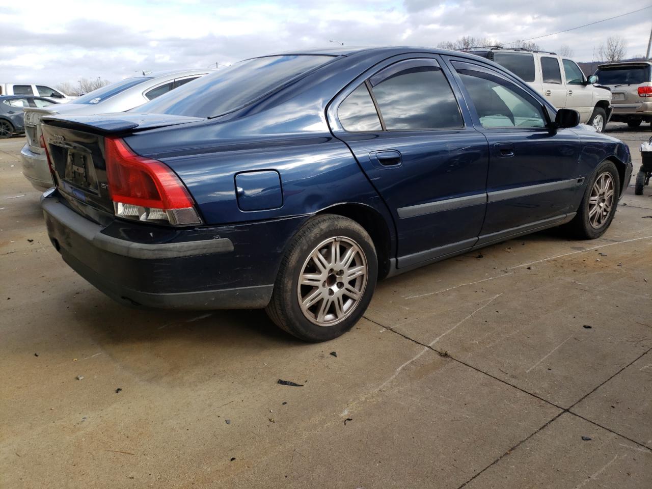 Image 3 of 2004 VOLVO S60 2.5T 2004 with VIN YV1RS59VX42399842