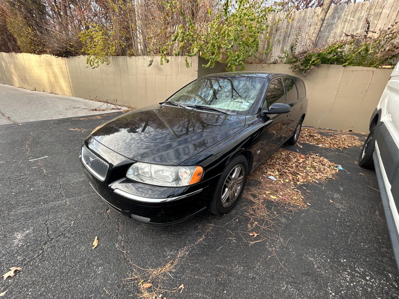 Image 2 of 2006 VOLVO V70 2.5T 2006 with VIN YV1SW592262573255